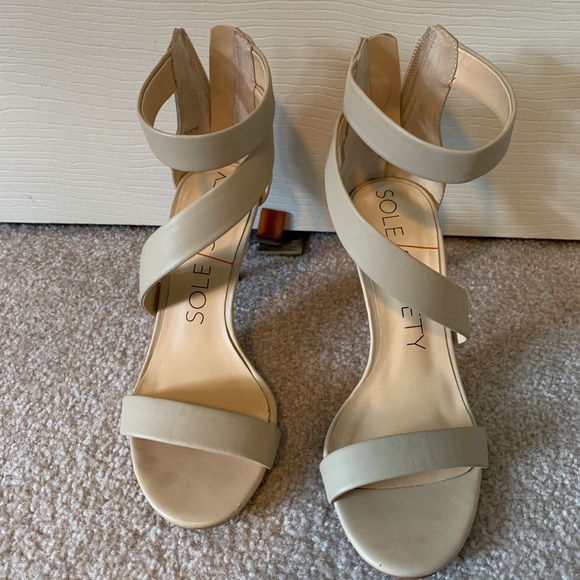 Nude straps heels - Picture 1 of 5